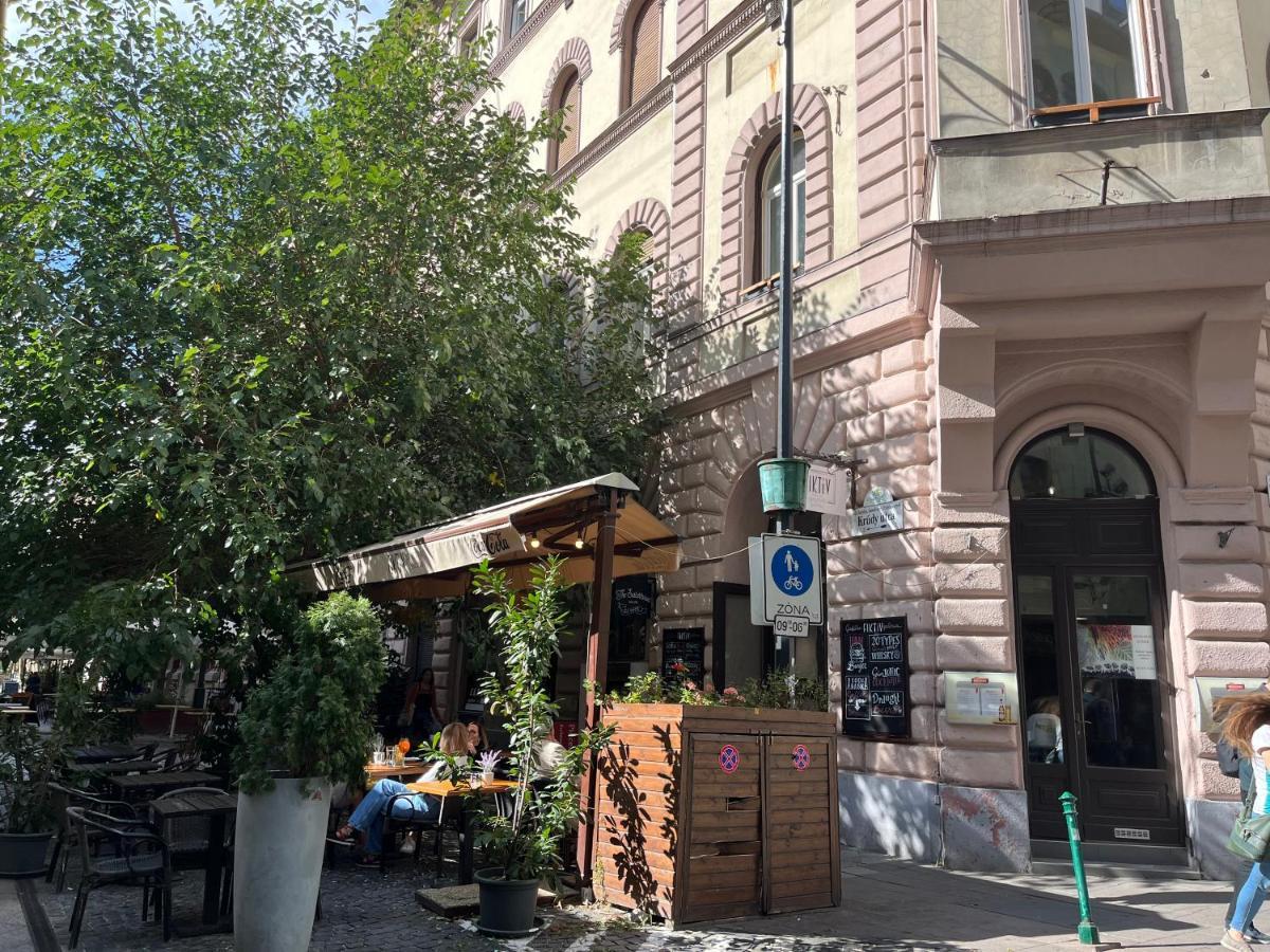 Palace District Rooms บูดาเปสต์ ภายนอก รูปภาพ